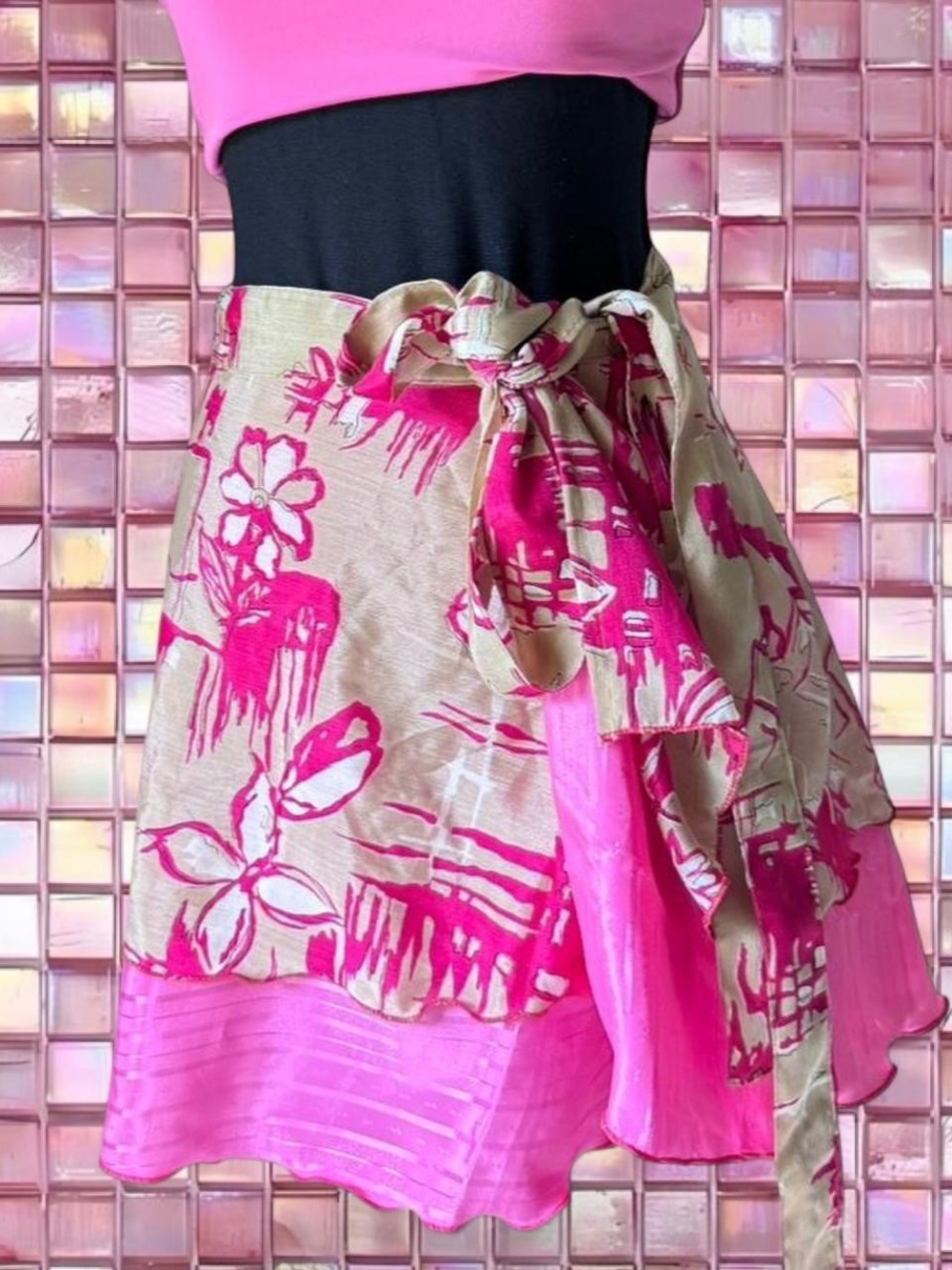 Dead stock Rare vintage WEVEZ pink & black floral midi skirt with tie waist